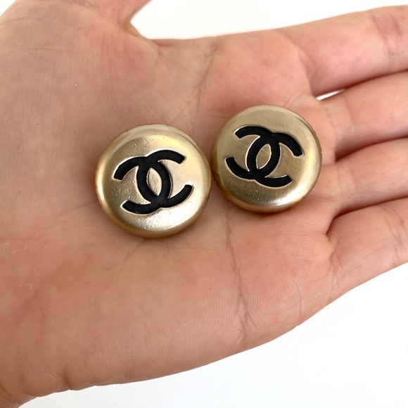 CHANEL Jewelry - 💯 AUTH. CC CHANEL EARRINGS